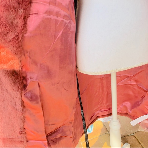 ONLY 2 left!! LUXURIOUS FAUX FUR Coat Size 6 Size 8 Fully Lined - Picture 6 of 11